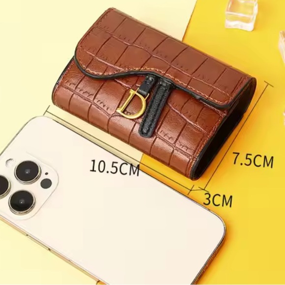 Black Croc-Embossed Wallet - Picture 5 of 5